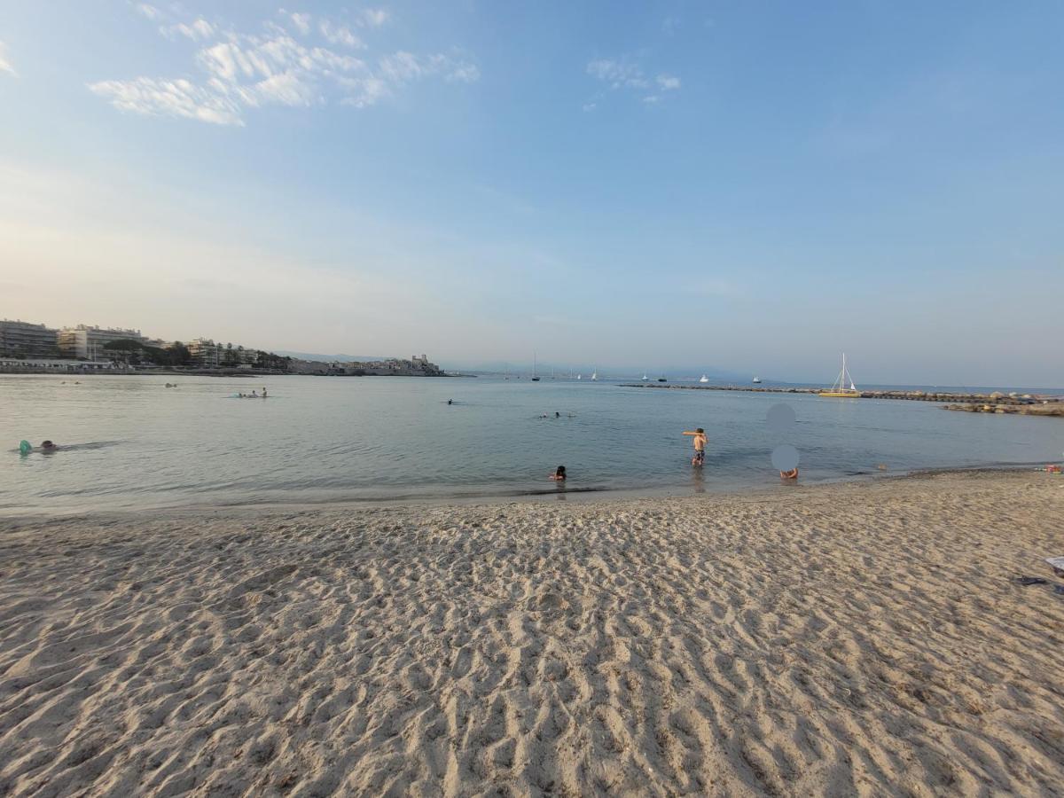 Villa la Désirée - haut de villa,62m2 , 3 pièces , 6 lits, 8 persons max,120m2 Jardin avec parking Antibes Extérieur photo