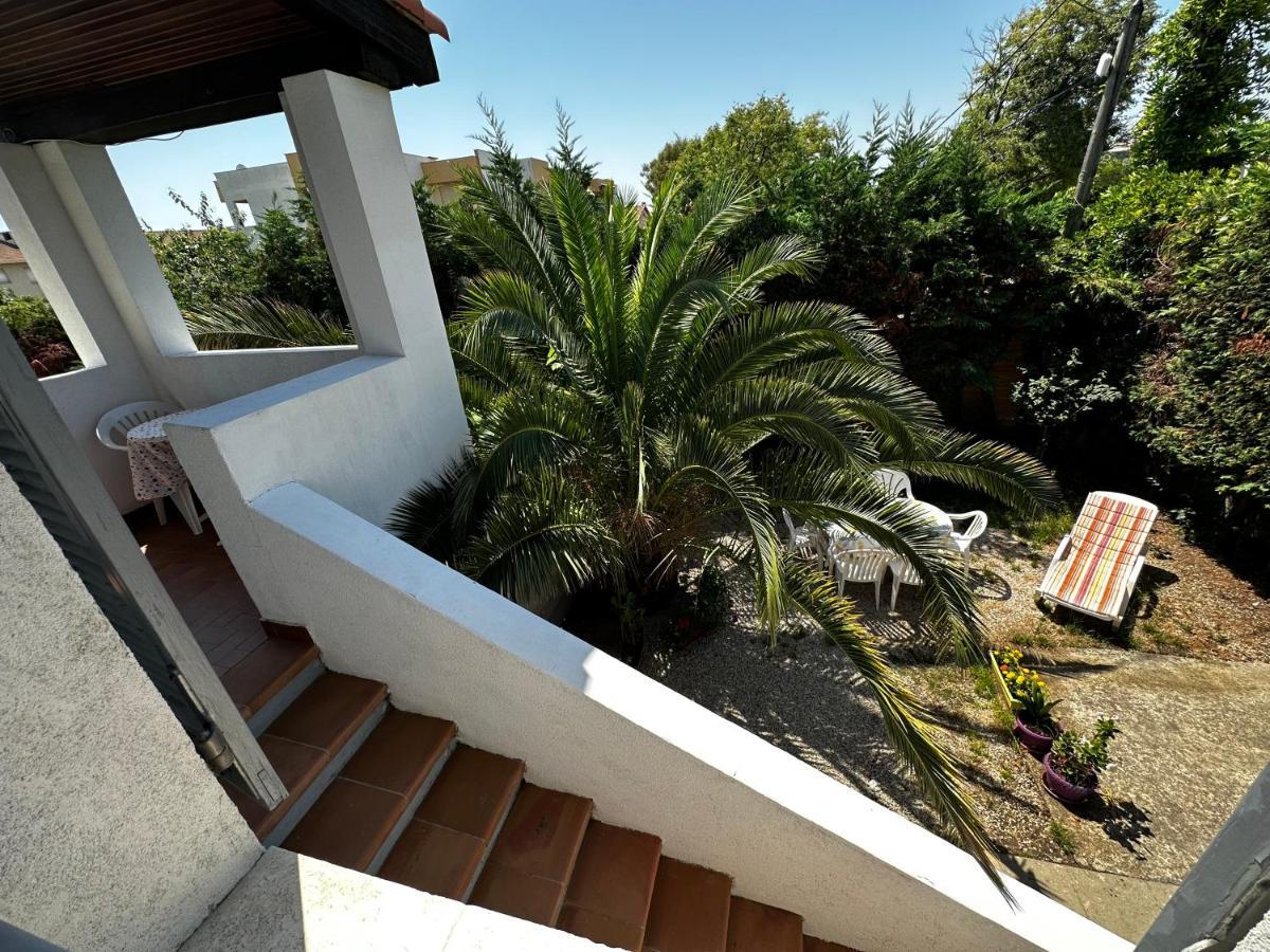 Villa la Désirée - haut de villa,62m2 , 3 pièces , 6 lits, 8 persons max,120m2 Jardin avec parking Antibes Extérieur photo